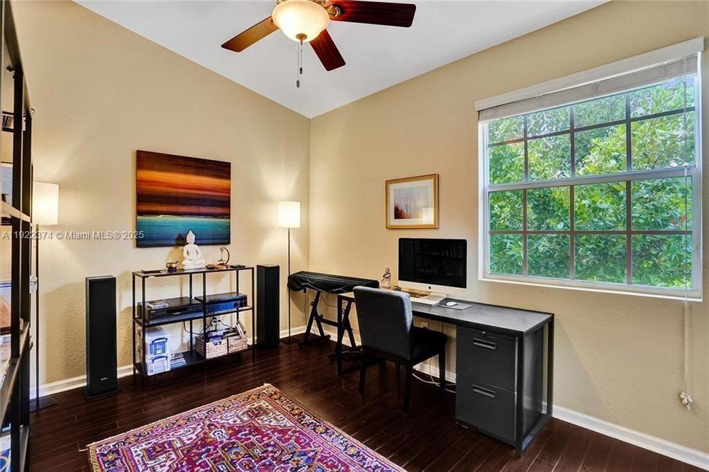 Building Photo - 256 SW 6th Ct