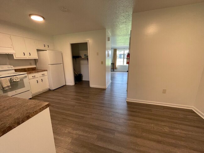 Building Photo - 76 Glenbrook Dr