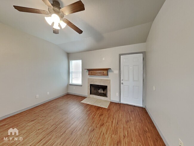 Building Photo - 612 Hilltop Dr