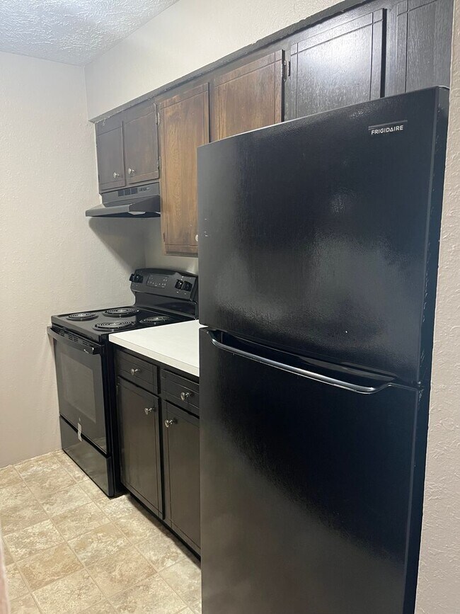 Building Photo - Spacious Apartments Located in the Heart o...