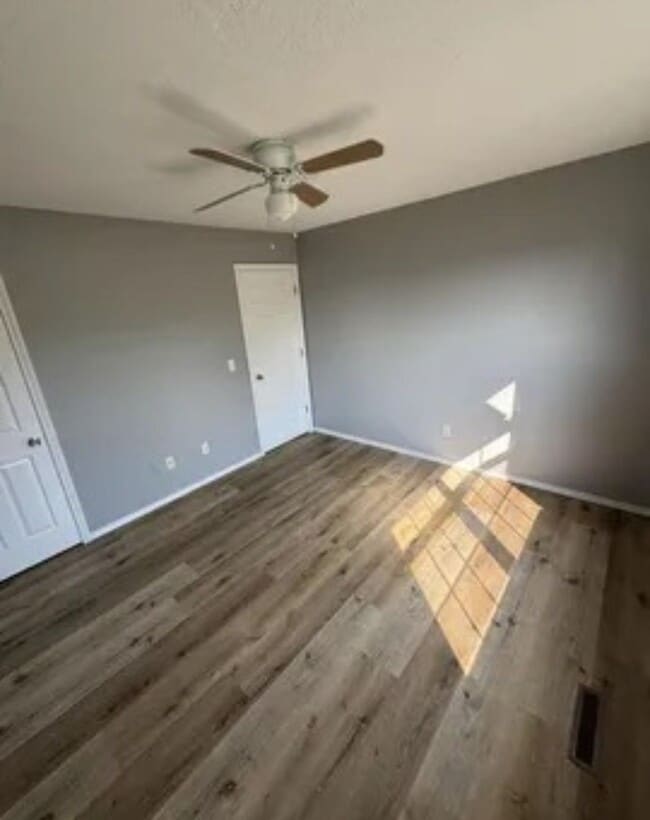 Building Photo - 5 bed/3 bath house