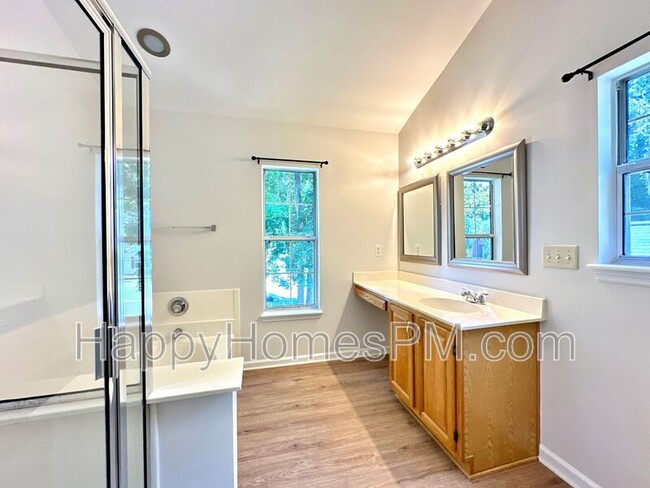 Building Photo - 5400 Greggs Landing