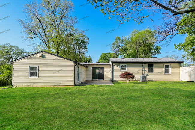 Building Photo - 30 Highland Dr