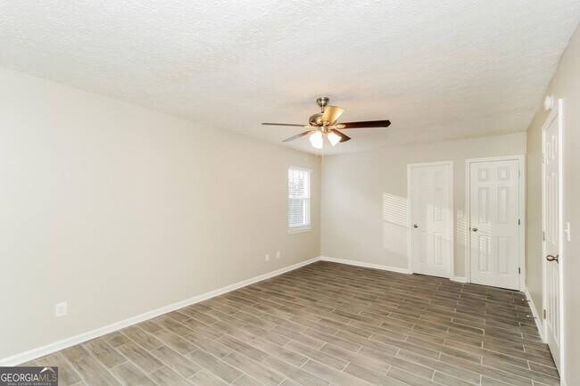 Building Photo - 68 Powder Dr