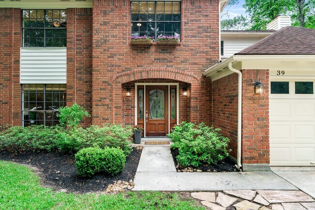 Building Photo - 39 Sylvan Forest Dr