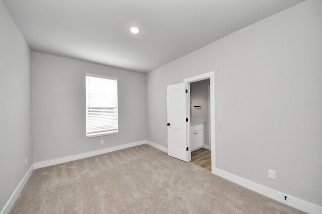 Building Photo - 5812 Francis Oak Ln