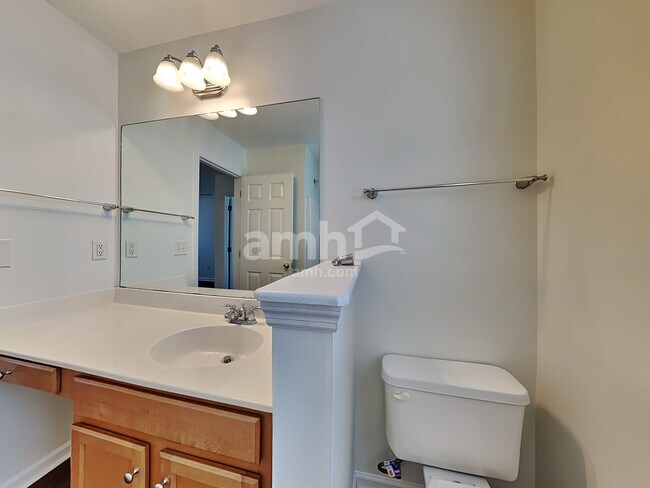 Building Photo - 8940 N Red Maple Cir