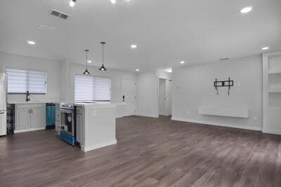 Building Photo - 2182 SE Genoa St