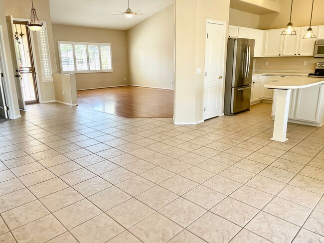 Building Photo - 3-6 Month Rental, Amazing Water Front Property With Private Pool!