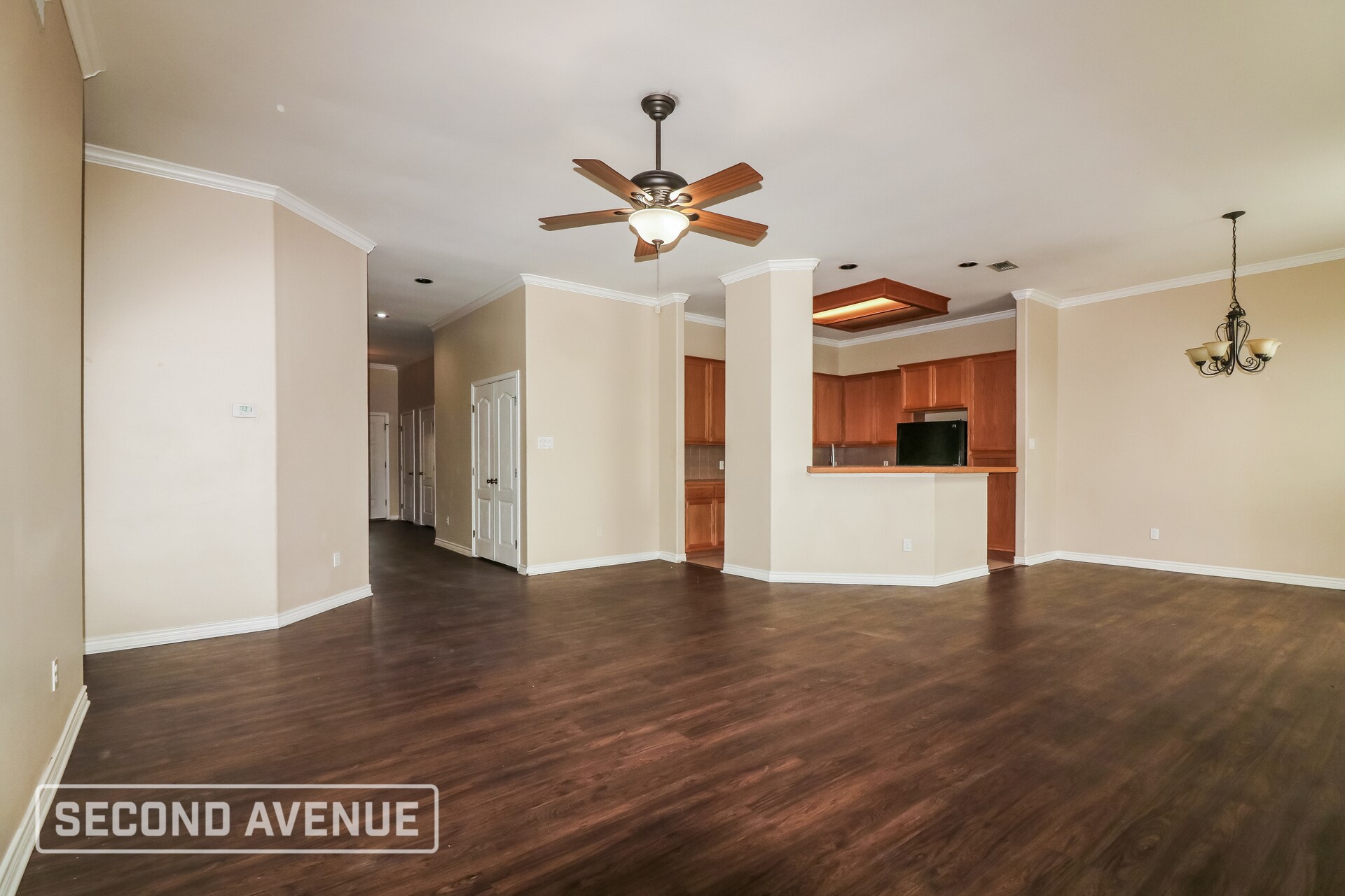 Building Photo - 2422 Luzius Dr