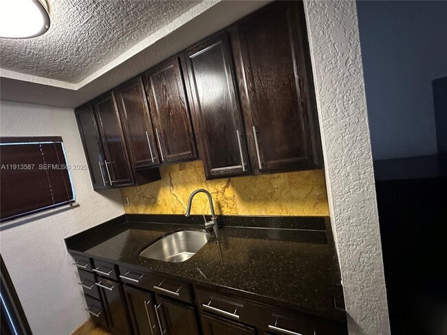 Building Photo - 2465 SW 18th Ave