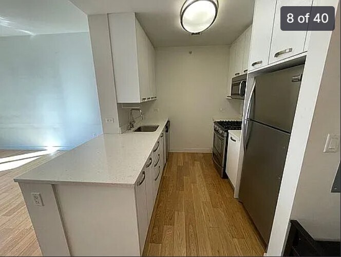 Kitchen - 8 Vanderbilt Ave