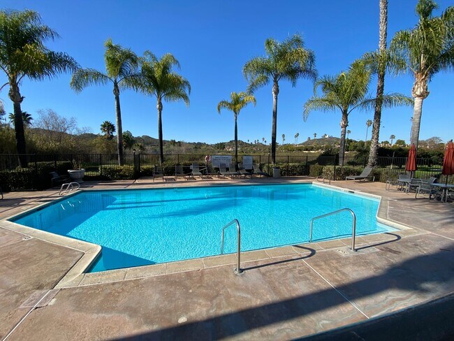 Building Photo - Villa Montevina 2 Bedroom Condo!