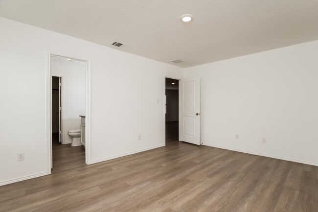 Building Photo - 4332 Levee Rdg