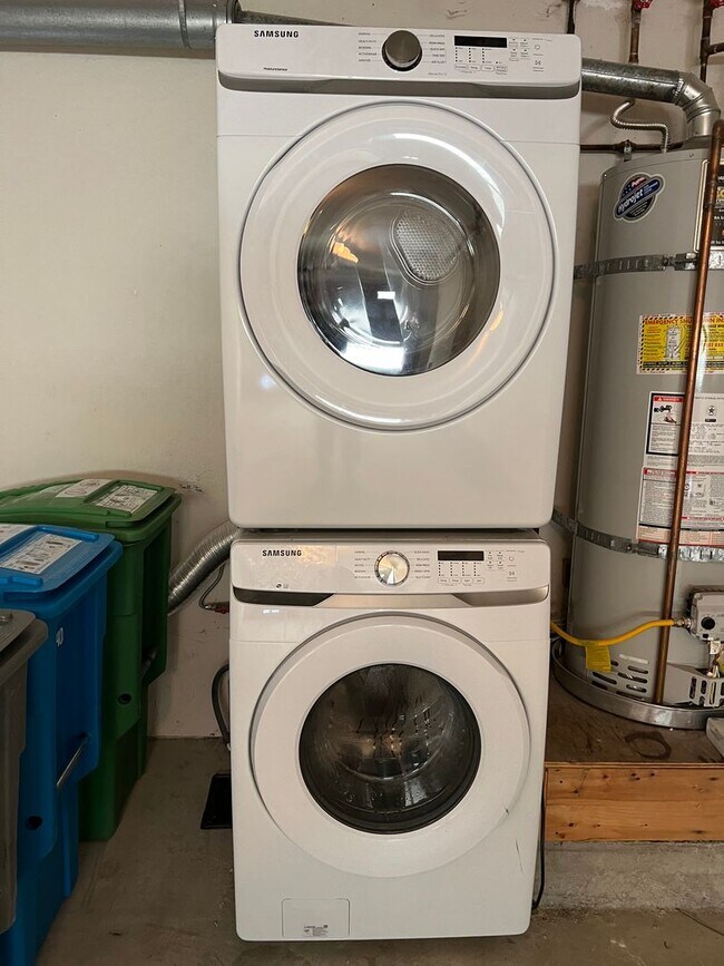 Building Photo - 185 Villa Terrace