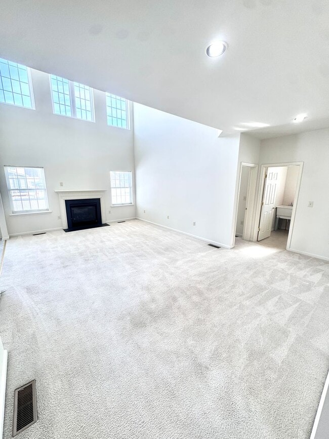 Building Photo - FIVE BEDROOMS in PARKLAND SCHOOLS!