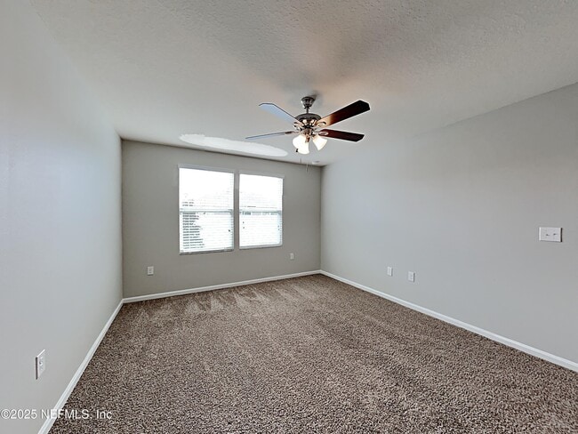 Building Photo - 2209 Pebble Point Dr