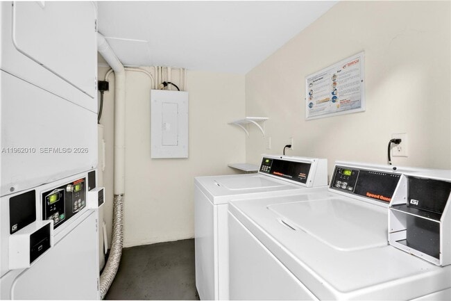 Building Photo - 410 SE 2nd St