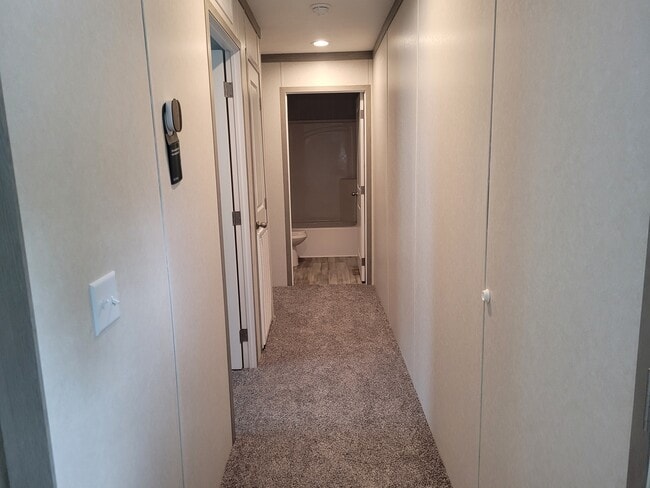 Building Photo - 343 Stratford Ct