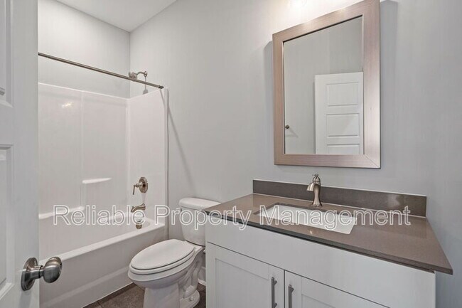 Building Photo - 41 N Laird Dr
