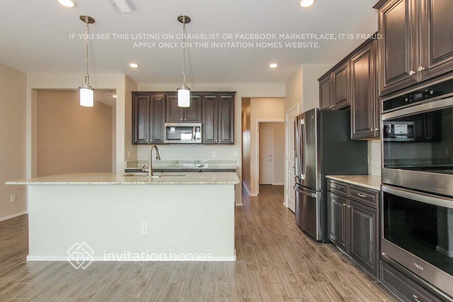 Building Photo - 12651 W Glenn Dr