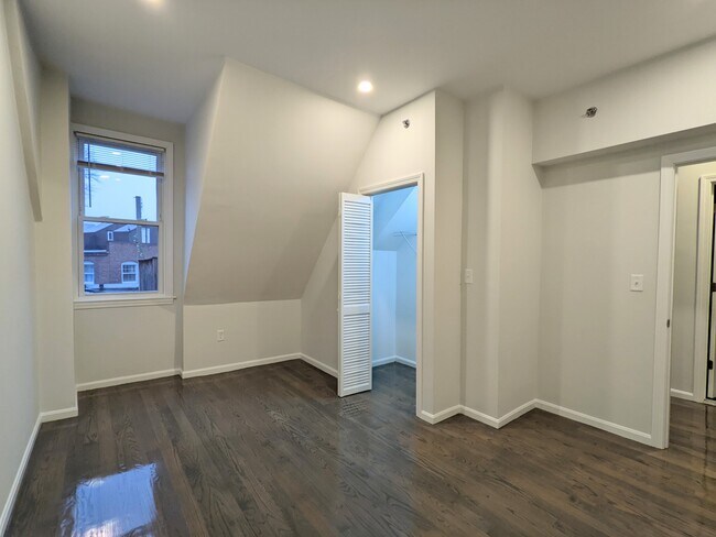 Building Photo - 1414 Beacon St