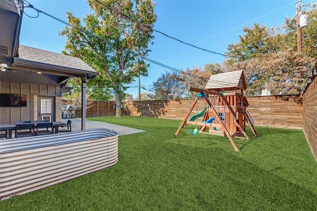 Building Photo - 611 W Sycamore St