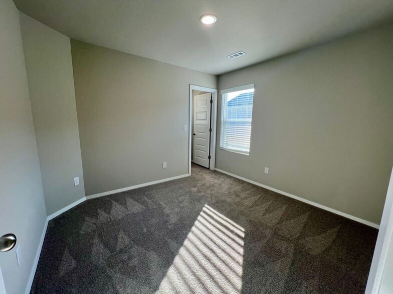 Building Photo - 8912 Preston Wood Dr
