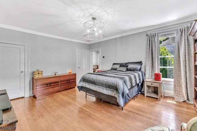 Building Photo - 65 S Mountain Ave