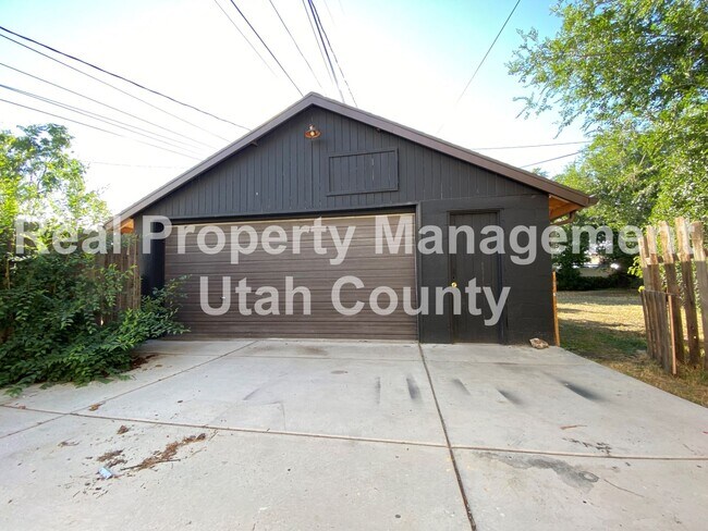 Building Photo - Great Provo Duplex
