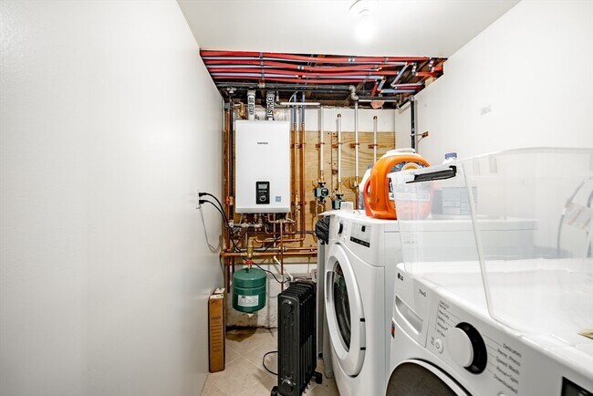 Building Photo - 34 Wilson Ave