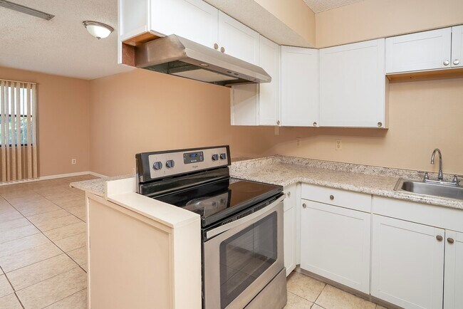 Building Photo - 123 Rio Del Mar St