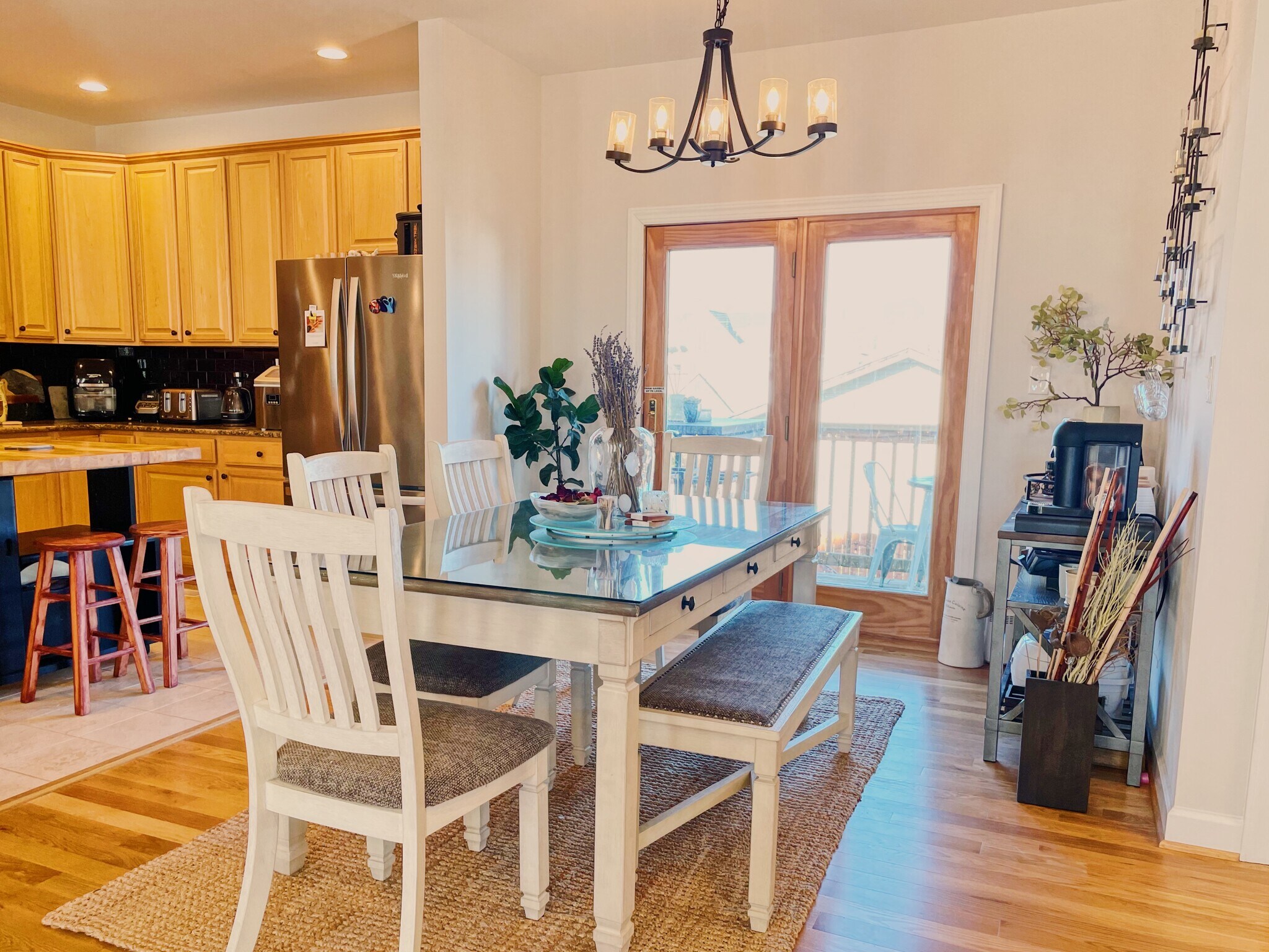 Dining Area - 4644 Lake Dr