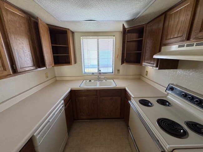 Building Photo - 2Br 2Ba Condo McCormick area w/Garage, Pool