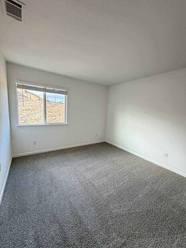 Building Photo - 1305 Brooktrail Dr