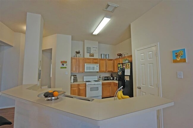 Building Photo - 25115 Clover Ranch Dr