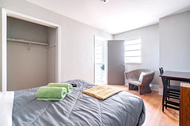 Building Photo - 605 Dennison Ave