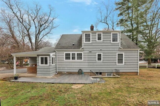 Building Photo - 240 Knickerbocker Rd