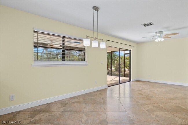 Building Photo - 3212 SE 1st Ct