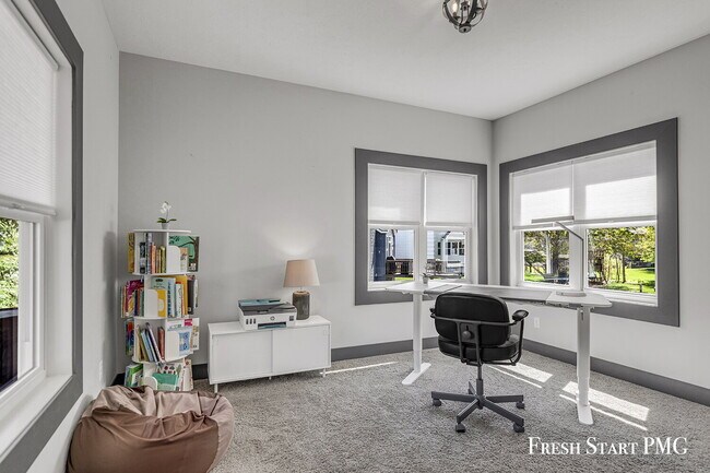 Building Photo - Spacious 6-Bedroom Retreat in Rockford with 3.5 Luxurious Baths