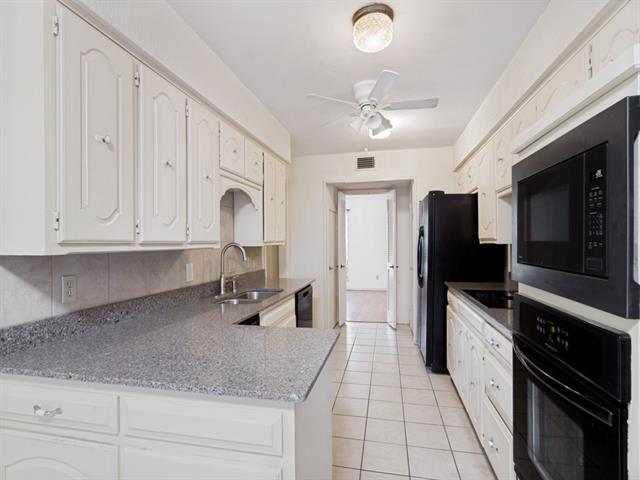 Building Photo - 412 Oakmont Ln N