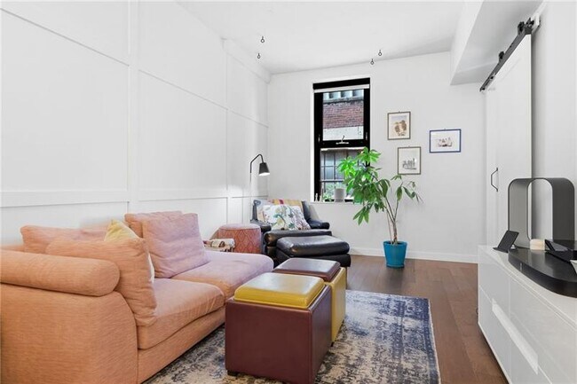 Building Photo - 2545 Penn Ave