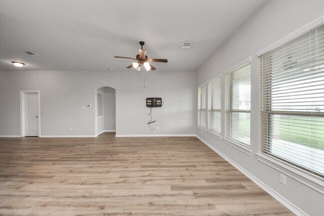 Building Photo - 2310 Brett Ct