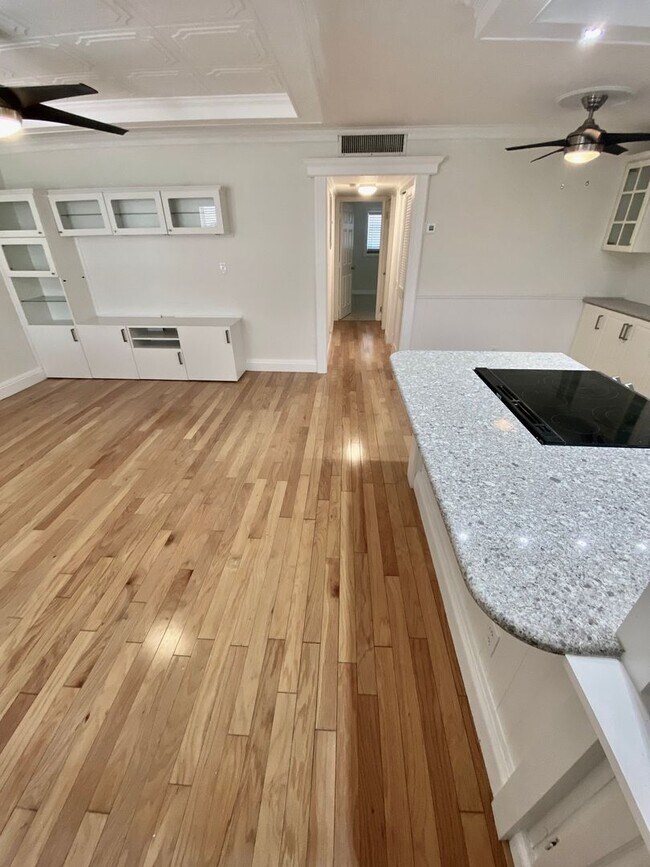 Building Photo - Great Condo in Pompano Beach Just West of ...