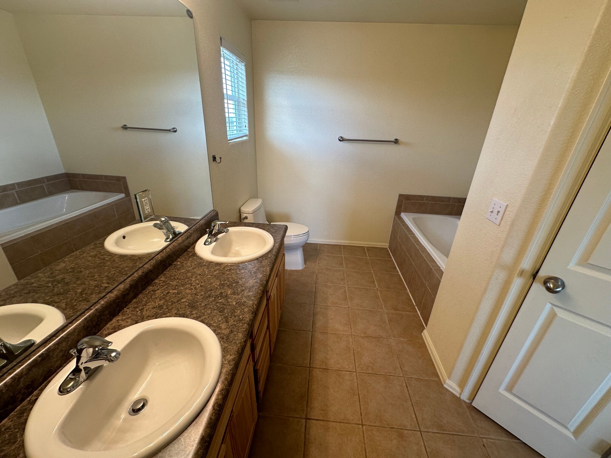 Building Photo - 7781 Donner Pass View
