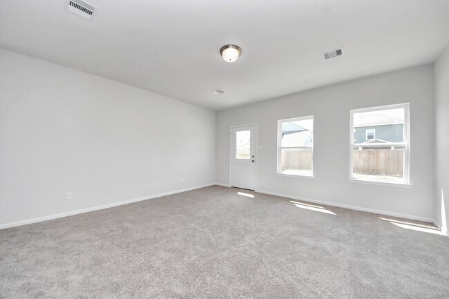 Building Photo - 2715 Crested Creek Ln