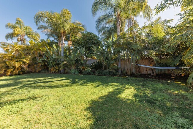 Building Photo - Charming Cardiff-by-the-Sea Cottage - Spacious, Great Neighborhood