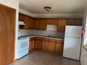 Building Photo - 1000 Wild Rose Ln