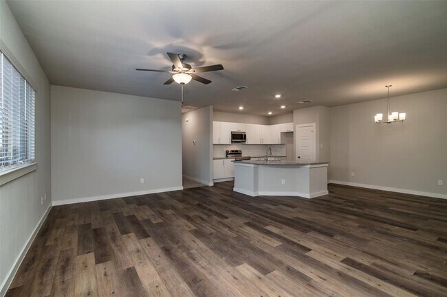 Building Photo - 641 Fallow Dr