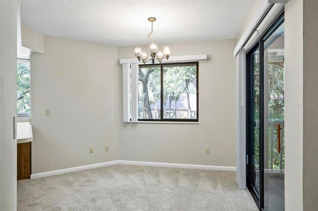Building Photo - 14 Oakmont Ct